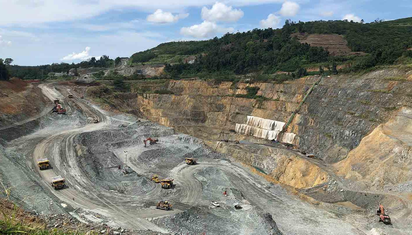 印尼阿拉伦露天金矿图片.